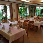 Adlerbraeu فندق