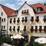فندق Adlerbraeu